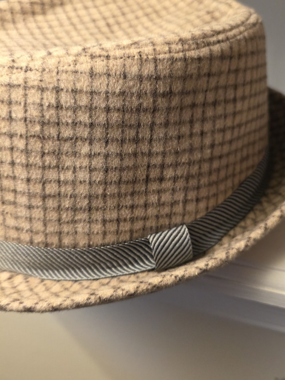 Plaid Wool Fedora Hat in Beige with Gray Band - Picture 4 of 6